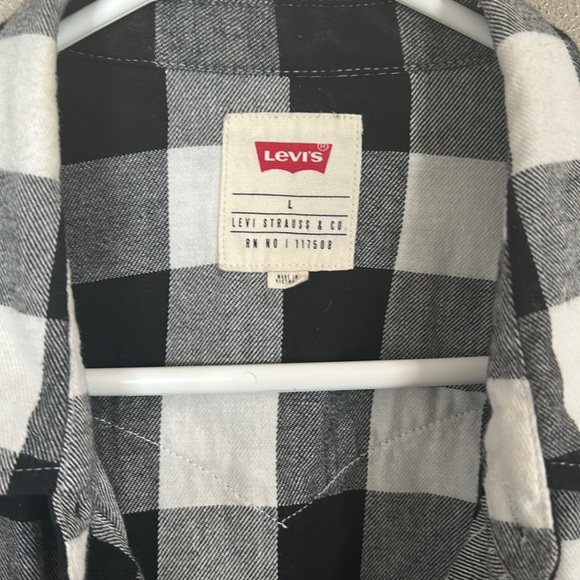 Levi’s men’s button down flannel size Large. - Picture 3 of 3